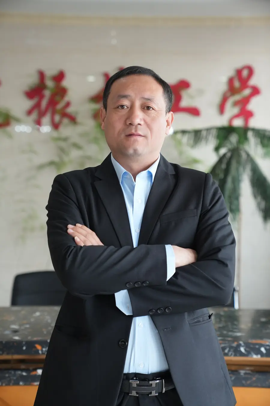 王广辉，汽修专业主任